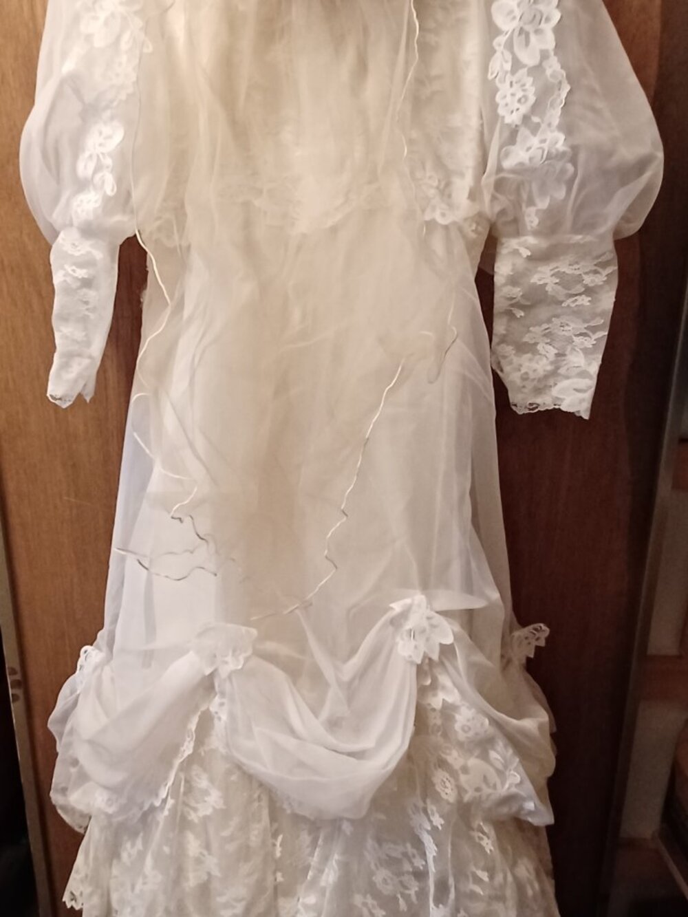 Vintage White Wedding Dress Comes With Hat